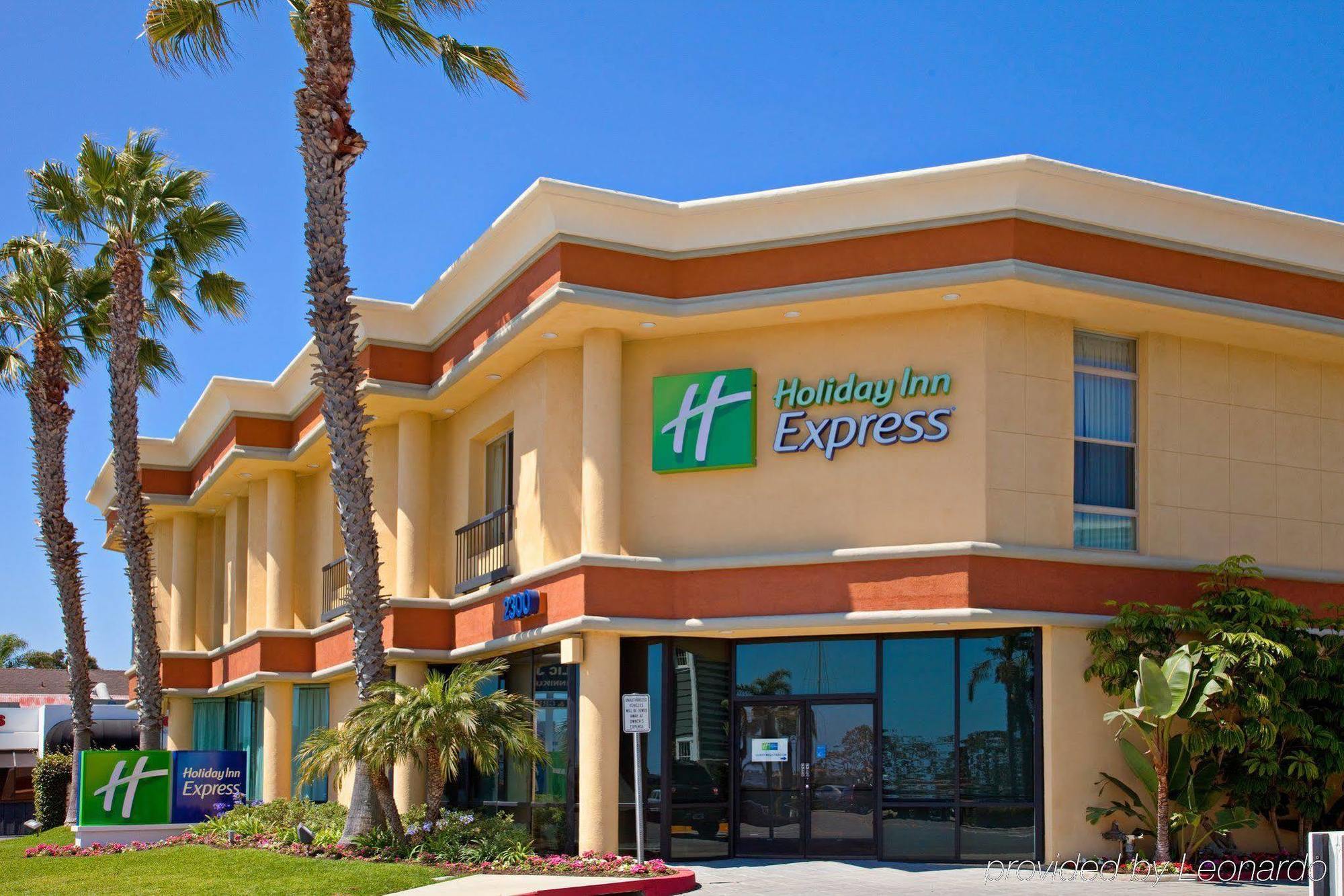 Holiday Inn Express Newport Beach, An Ihg Hotel Exterior foto