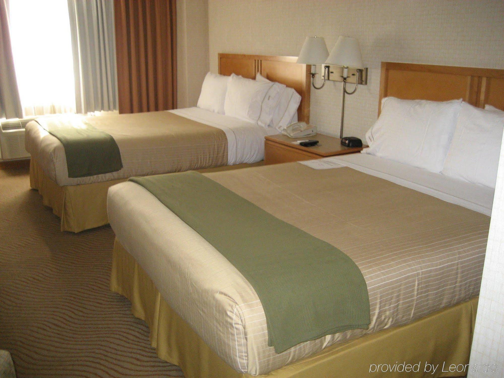 Holiday Inn Express Newport Beach, An Ihg Hotel Zimmer foto